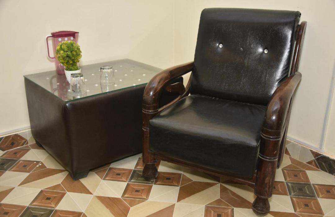 De Costa Palace - Pick And Drop Available Varanasi Bagian luar foto
