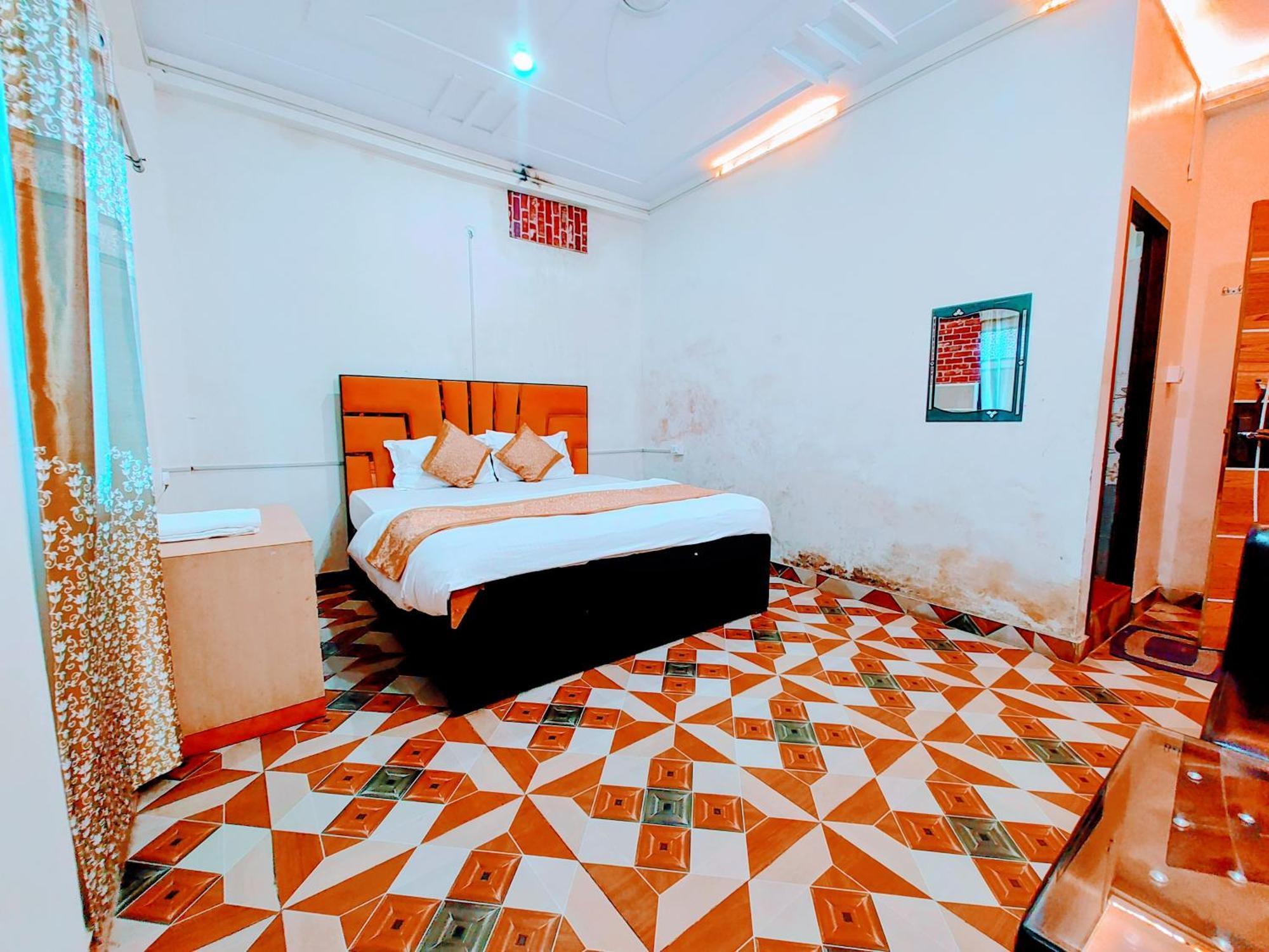 De Costa Palace - Pick And Drop Available Varanasi Bagian luar foto