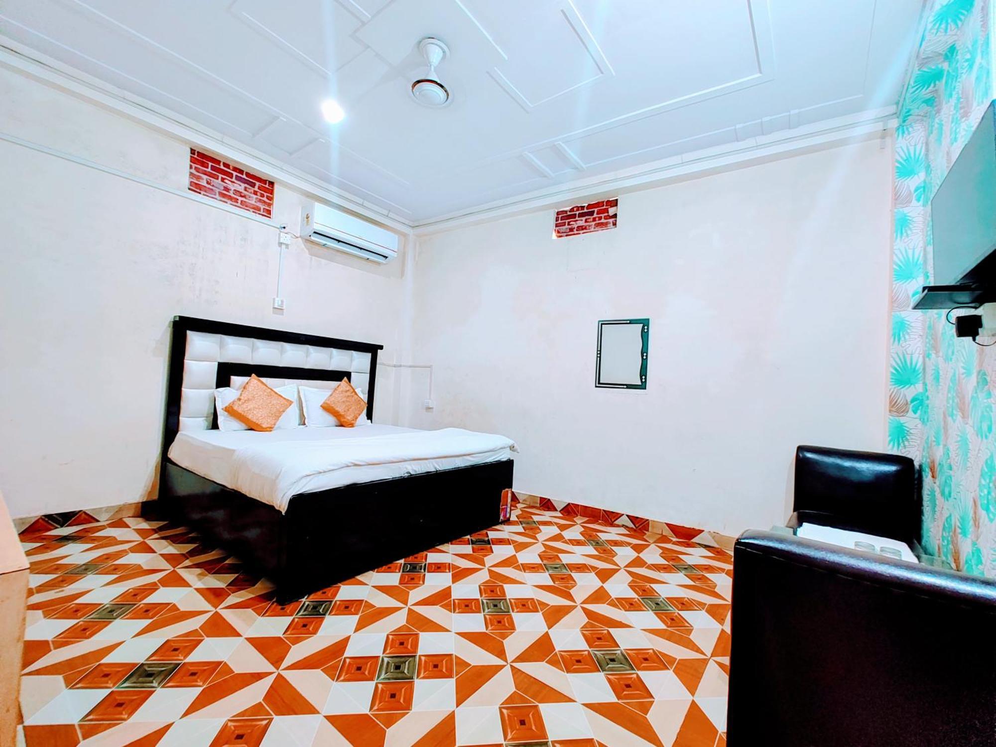 De Costa Palace - Pick And Drop Available Varanasi Bagian luar foto