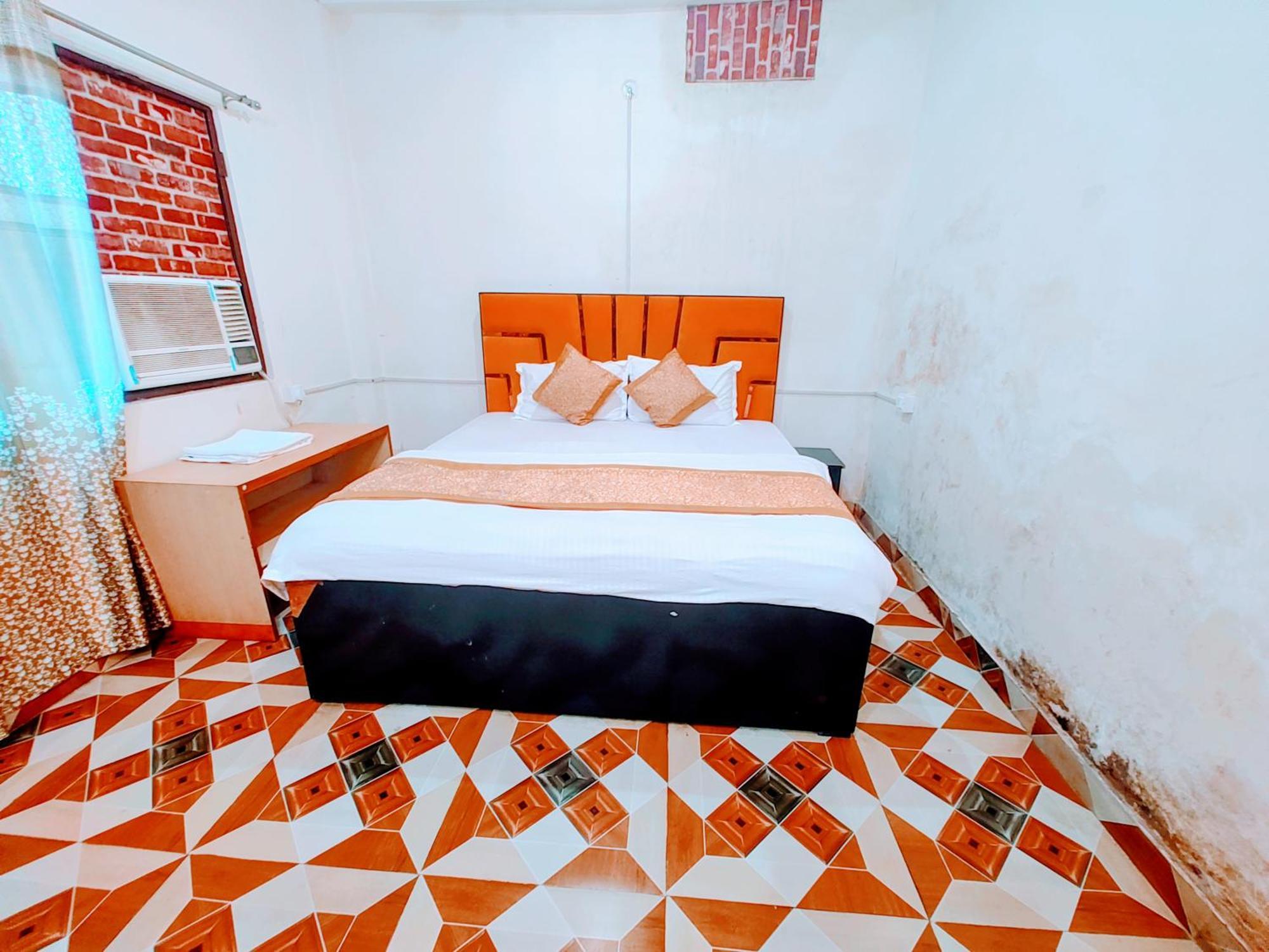 De Costa Palace - Pick And Drop Available Varanasi Bagian luar foto