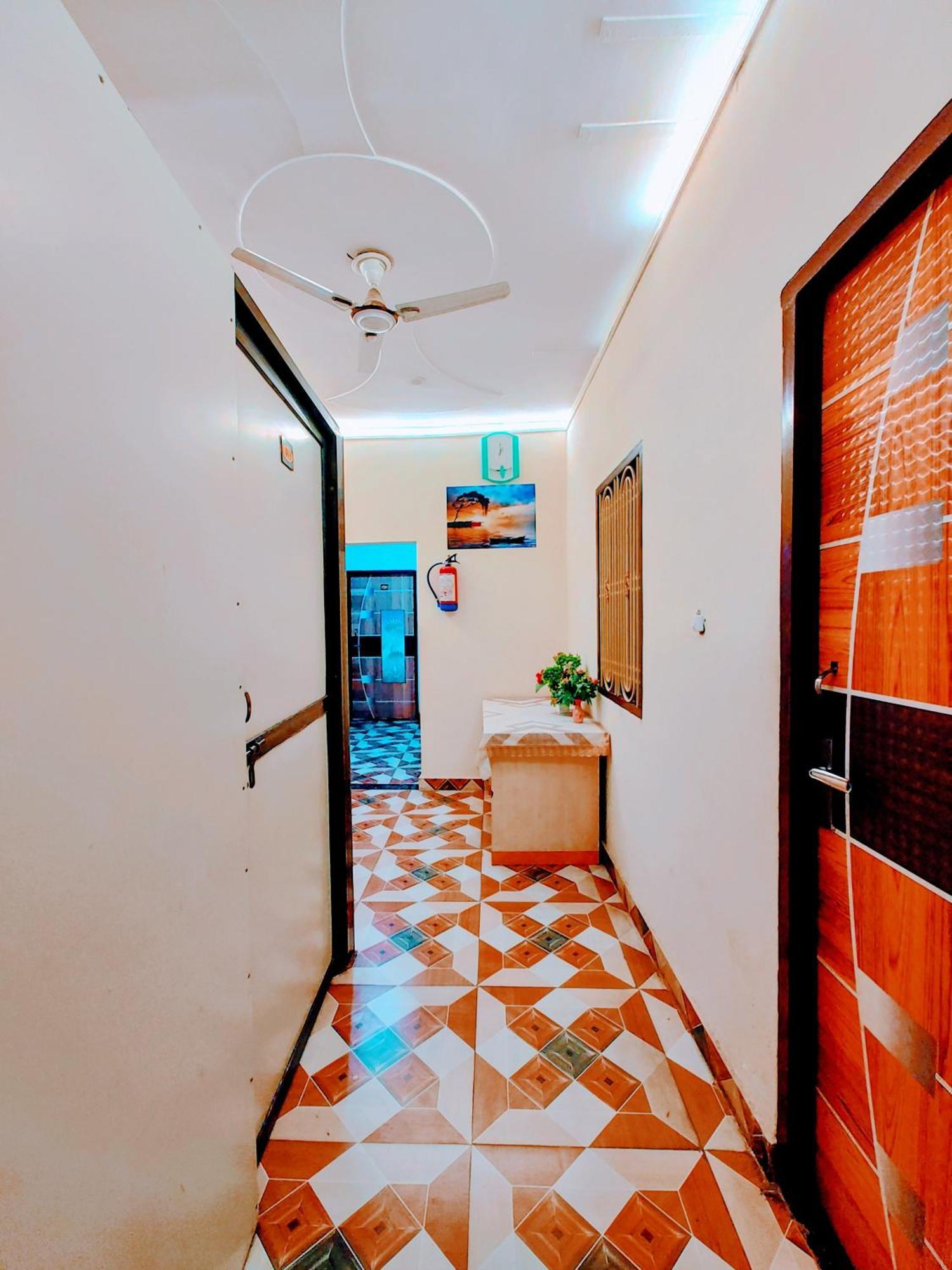 De Costa Palace - Pick And Drop Available Varanasi Bagian luar foto