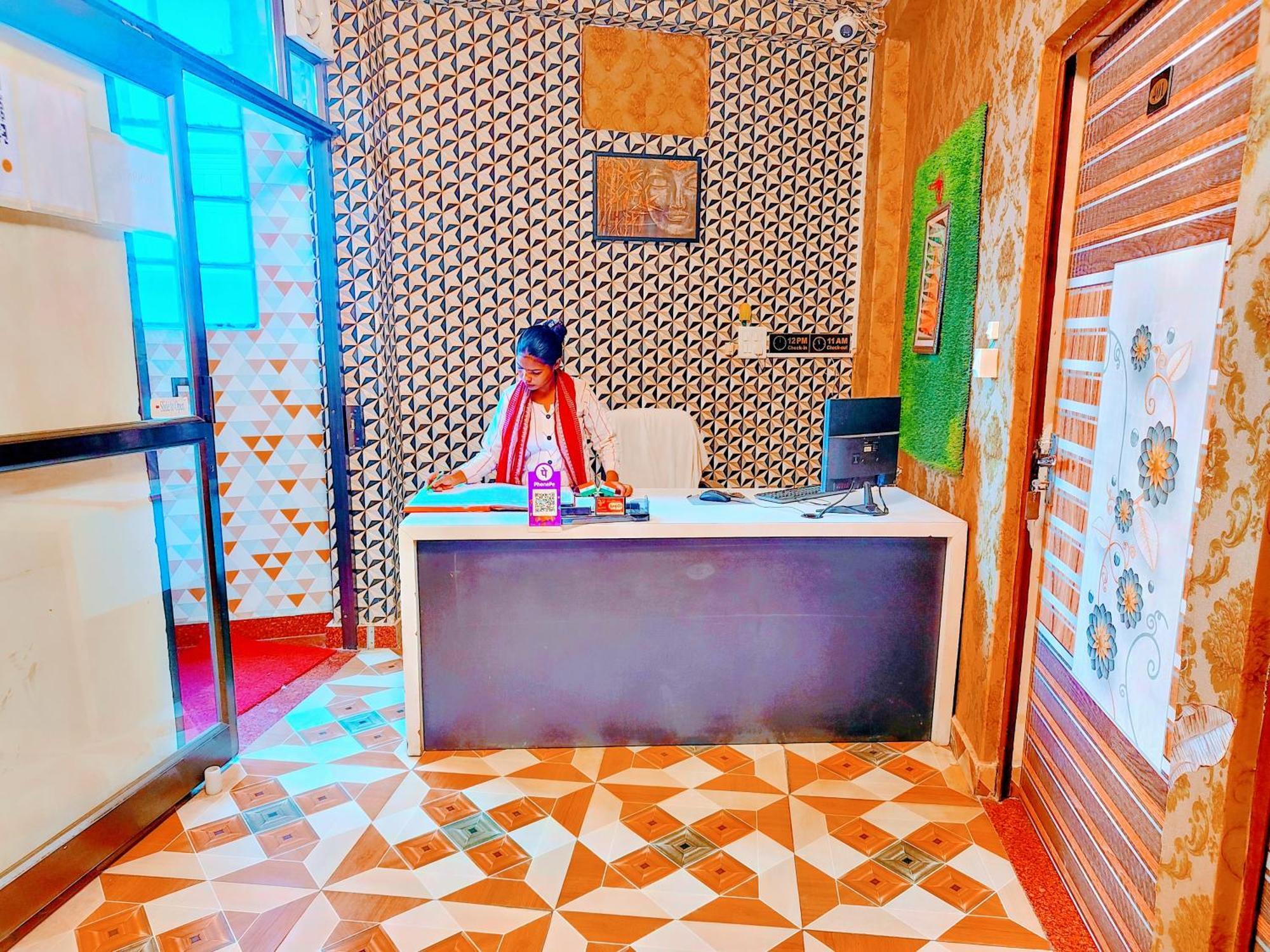 De Costa Palace - Pick And Drop Available Varanasi Bagian luar foto